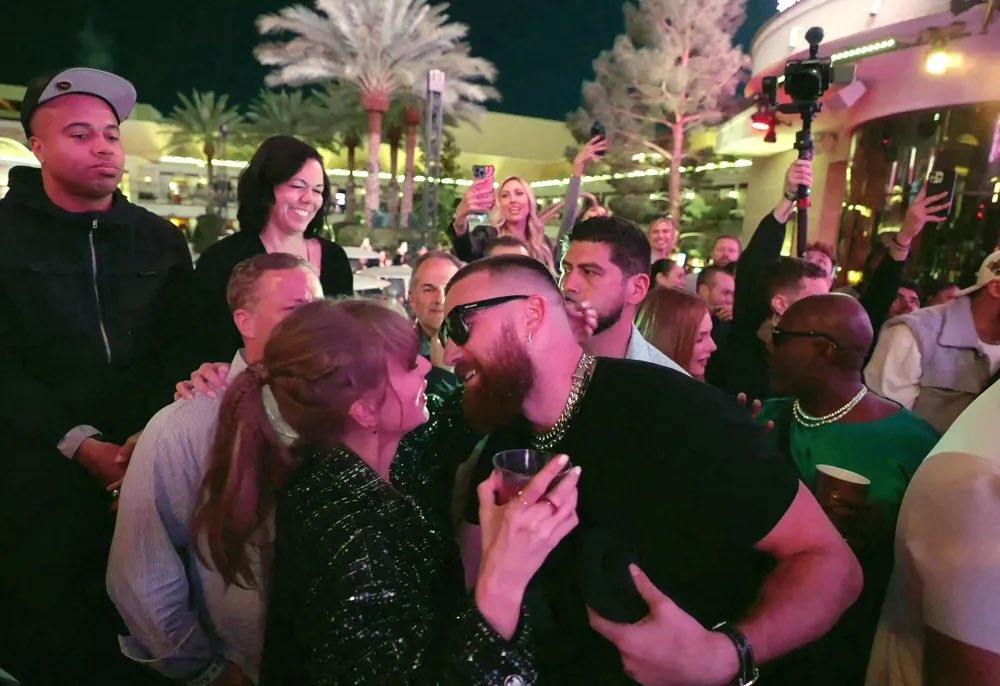 theTSupdates's tweet photo. CELEBRATING LOVE! 🎉🥂

ABC reports a 12-hour wedding for Taylor Swift &amp; Travis Kelce’s wedding this Friday, 4pm-4am. https://t.co/1kPQ6LMjd3