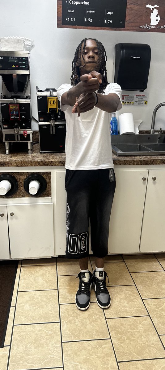 vznji's tweet photo. Just on a regular day 💯 https://t.co/RAxWBaXQLP