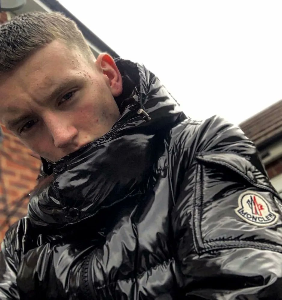 Craig_a_1's tweet photo. Fkn Sic Drippin His Moncler Puffa https://t.co/srlDUP4wdp