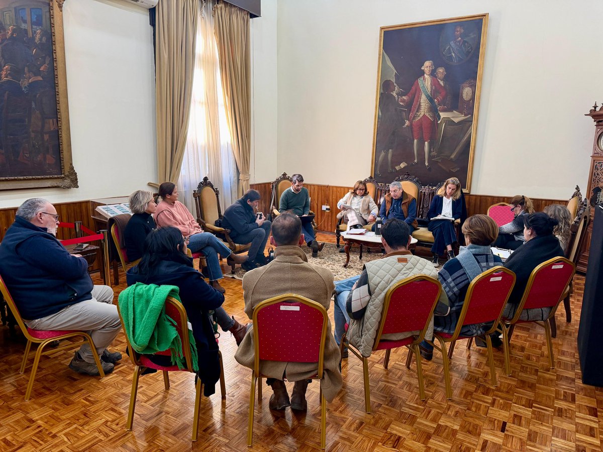 PajaroEnciso's tweet photo. Con gran entusiasmo nos reunimos para iniciar los  trabajos y coordinaciones  de  áreas municipales a los efectos de avanzar en necesarias mejoras e intervenciones para recibir de la mejor forma en Florida a S.S. @Pontifex_fr  ! Por más detalles esperando confirmación oficial. https://t.co/7IAiB1uviZ