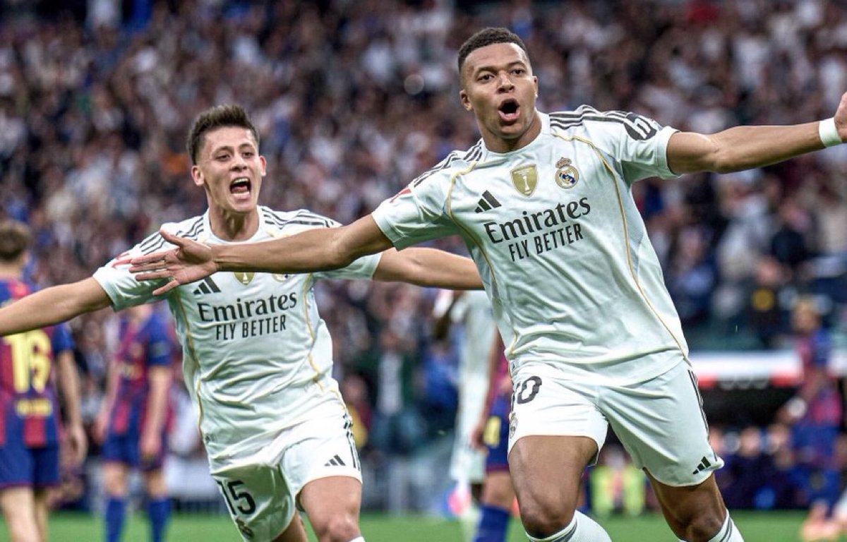 theMadridZone's tweet photo. For the third time in a row, El Clasico will be played on the 35th matchday of La Liga.

Another head-to-head title decider. 👀 https://t.co/w5odFyKPOp
