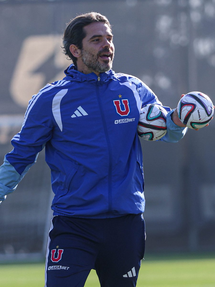 udechile's tweet photo. Nos volvemos a ver mañana, Profe 🤘🏼 https://t.co/MjByHkkYLz