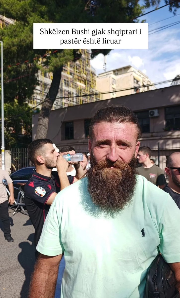 700dreqnit's tweet photo. Bravo te gjith protestuesve #albaniaisnotforsale https://t.co/J7n7IGrRB8