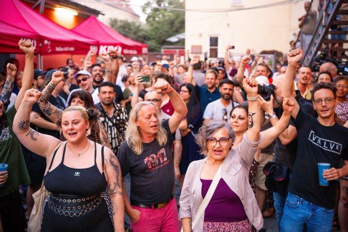 laotraandalucia's tweet photo. Los comunistas vuelven a ganar en Graz, la segunda ciudad más grande de Austria
https://t.co/m6zTf9RhwC https://t.co/Xv6uOpbt6g
