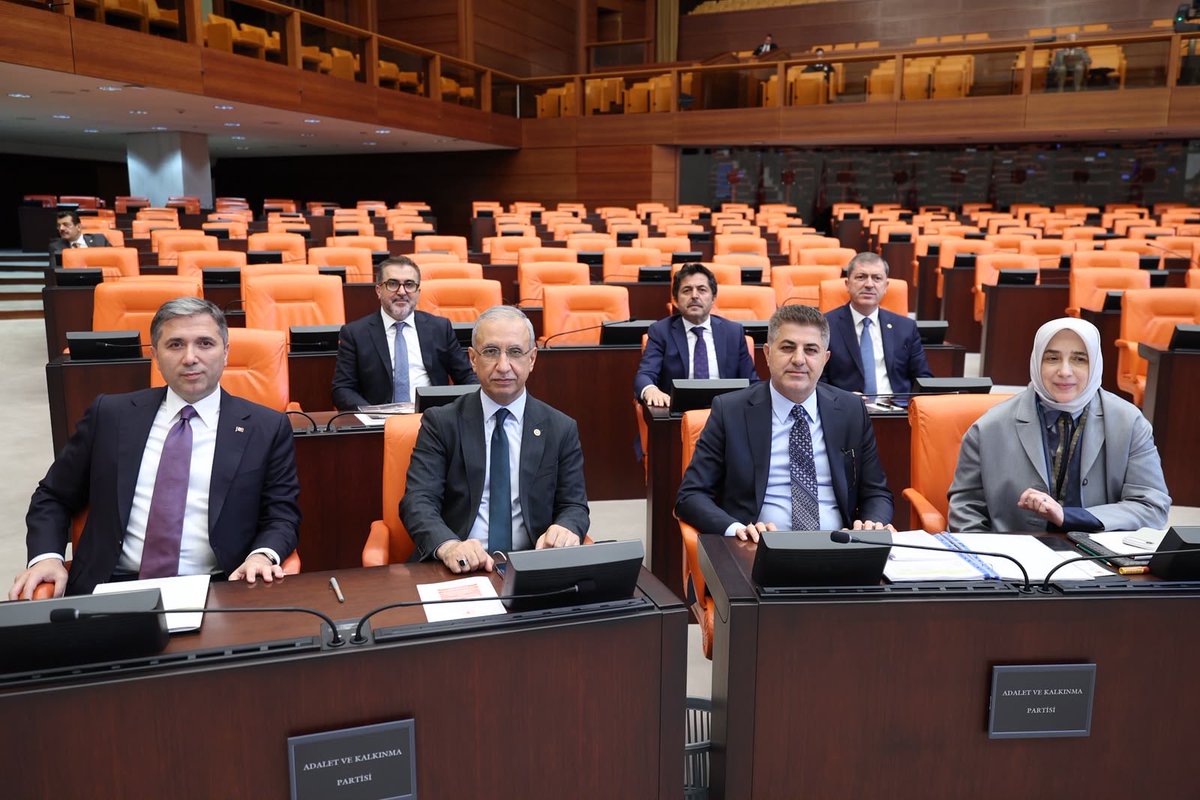 SirakayaZafer's tweet photo. 📍TBMM

@TBMMGenelKurulu’nda, 277 sıra sayılı Uzman Erbaş Kanunu ile Bazı Kanunlarda Değişiklik Yapılmasına Dair Kanun Teklifi’nin görüşmelerini sürdürüyoruz. https://t.co/4uZzTyXflg