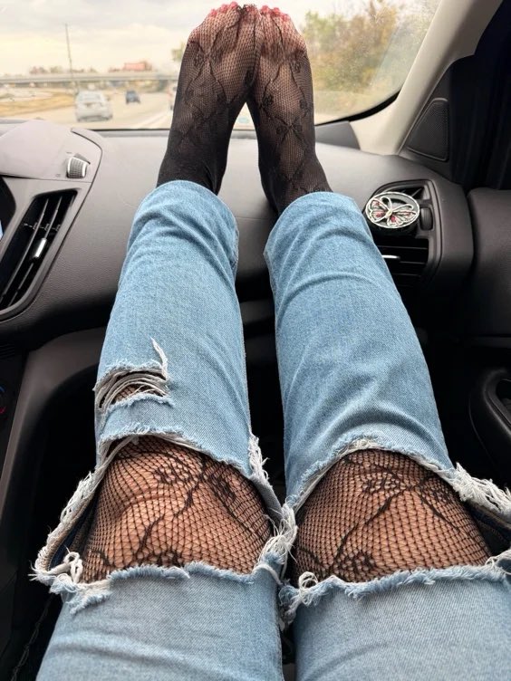 SpoiledElara's tweet photo. I just received a gift from Anonymous via @official_throne: Dinner 🍽️ . Thank you!
 https://t.co/7shqfV13lS #throne #wishlist https://t.co/zuzGJRhBZw