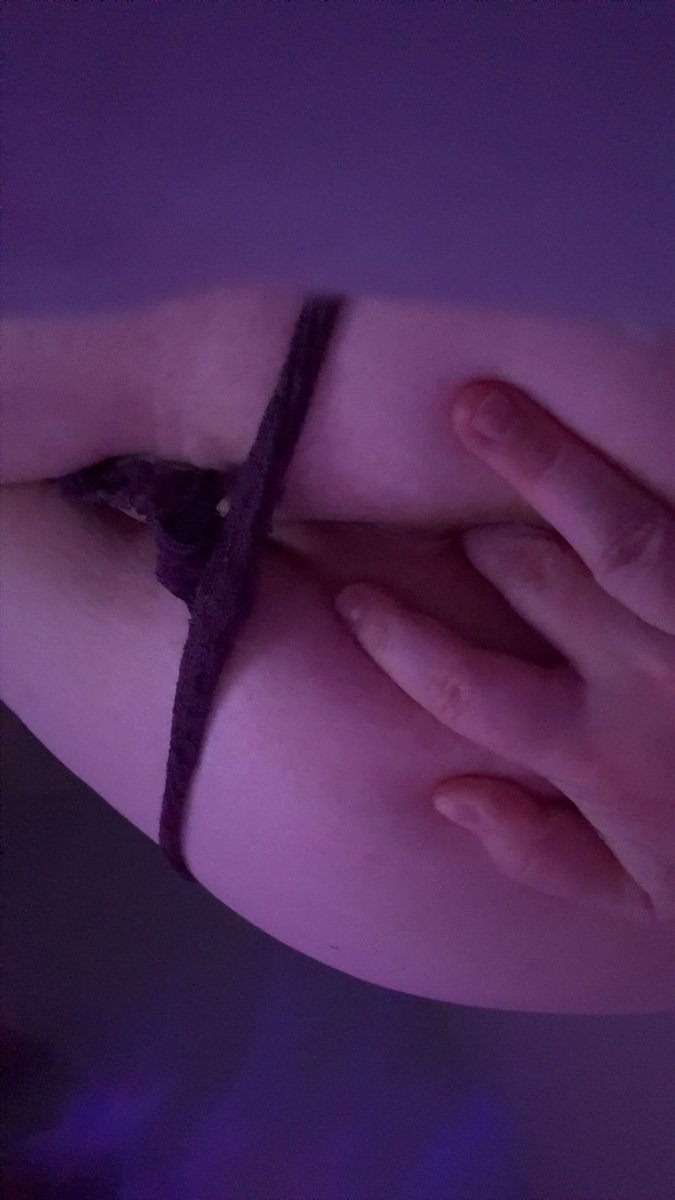 ass_trogirll's tweet photo. Stretching it for you ;3
#nsfwtwt #moots #bleh https://t.co/fp3fEaU8nL