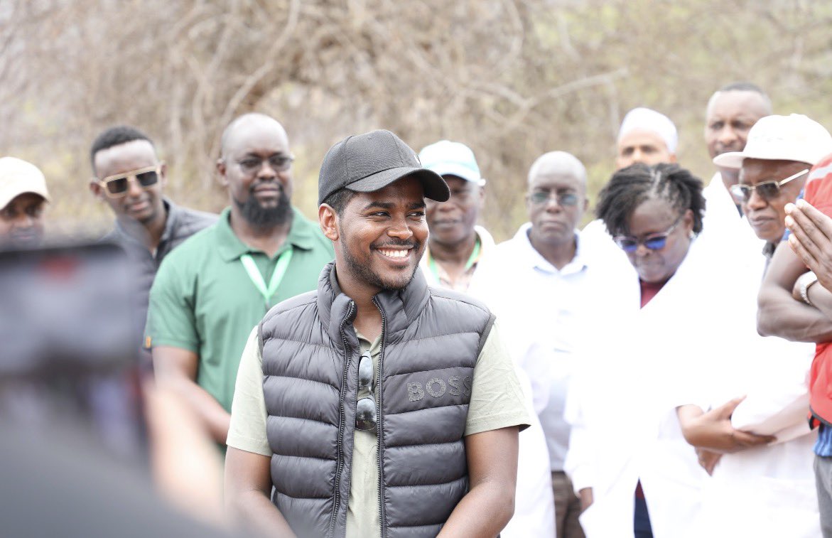 cherinet_'s tweet photo. On behalf of the IGAD Executive Secretary, H.E. @DrWorkneh Gebeyehu, I was honored to officially launch the synchronized cross-border vaccination program against priority Transboundary Animal Diseases (TADs) in both Dugo Location (Wajir County, Kenya) and Baadyare Village (Moyale District, Ethiopia). This historic initiative marks a major milestone for regional integration and pastoralist livelihoods under our mandate, aiming to vaccinate 2.7 million livestock by the end of the cycle—with 700,000 animals already protected. Notably, history was made in Wajir County with the first-ever rollout of the Foot & Mouth Disease (#FMD) vaccine, reaching over 34,500 cattle so far.

As local Elders Hajj Isaak Abdow and Hajj Abdinasir Mohamed powerfully reminded us, our pastoralist communities face mounting challenges from emerging diseases, making sustained support and prolonged vaccination drives vital to ensuring no livestock are left behind. Diseases do not recognize borders, and neither should our interventions. A profound thank you to all our development partners for making this collaborative, cross-border reality possible as we work together under Dr. Workneh Gebeyehu’s leadership to secure the health and economic wealth of our communities.