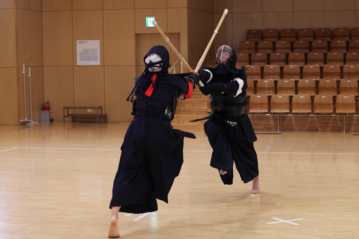 かまいガチSP』剣道企画第2弾 芸人剣士10人が笑いなしの真剣勝負 “逆胴
