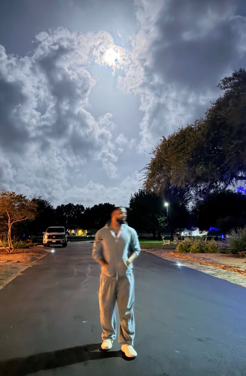 Faiissx's tweet photo. Drake via IG 

ICEMAN TURNT 🧊🥶 https://t.co/yv603iDOs7
