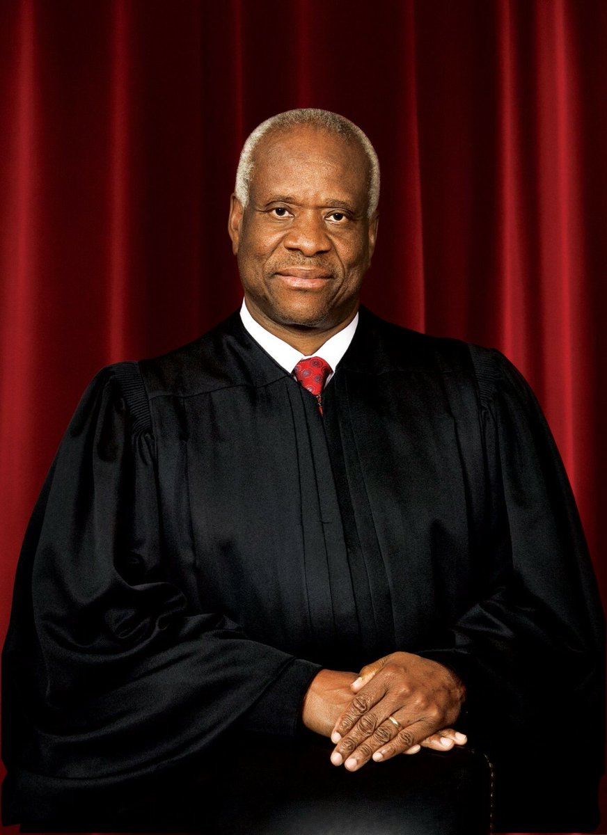 lesliestorres1's tweet photo. JUDGE CLARENCE THOMAS ON SCOTUS RULING OF BIRTHRIGHT CITIZENSHIP.
"The Citizenship Clause ‘added greatly to the dignity and glory of American citizenship.’ Today’s opinion devalues that citizenship.”
#FightBack #americaisworthsaving #AmericaFirst https://t.co/LboEF1EtHz