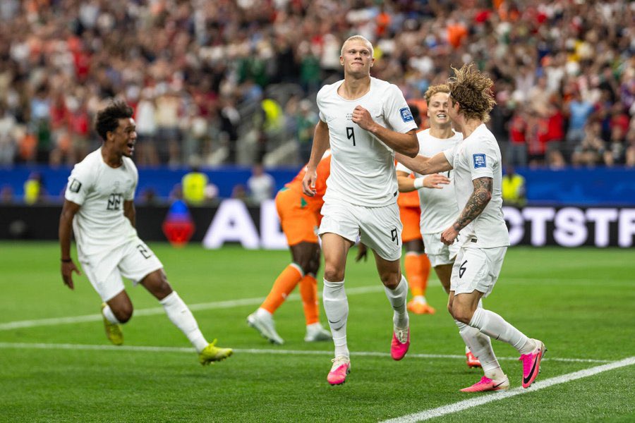 Edino__'s tweet photo. 🚨🇳🇴 Na the first player in 72 years wey don score for him first 3 matches wey e start for World Cup. ⚽🔥
History don happen! 👏🌍 https://t.co/fL4bvSD7Lu