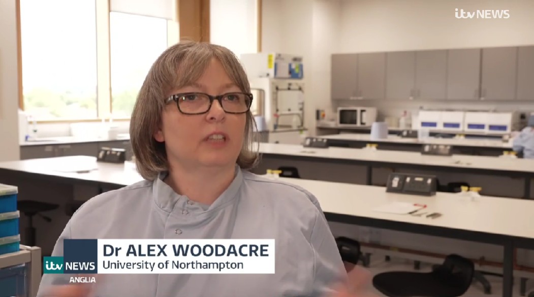 UniNhantsNews's tweet photo. Figures show that reports of salmonella cases have increased in the region. Giving her expert view on this to @itvanglia News (West) was #UON's Dr Alexandra Woodacre.

https://t.co/kipMfRpDd9

📺 6mins 40secs. Expires around 7:45pm tomorrow.

#salmonella #publichealth https://t.co/lTNcUrGKaR