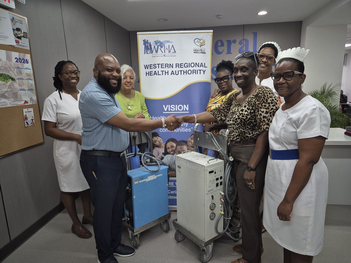 Wrhaja's tweet photo. 💙 Cornwall Regional Hospital received two portable peritoneal dialysis machines, plus medical supplies, thanks to the Jamaica Awareness Association of California and Huntington Hospital.

This support will strengthen renal care for patients in Western Jamaica. 🤝💚

#WRHA https://t.co/GfycNn5ut9