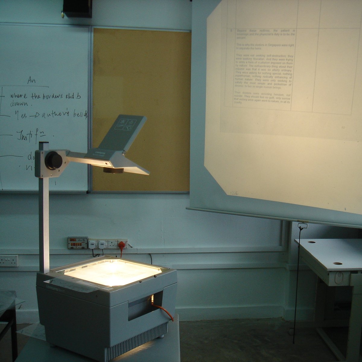 rowanfornow's tweet photo. the transition from transparency projectors to smart boards as a kid felt like I was walking into the 22nd century and then they just disappeared. what happened to smart boards https://t.co/oYVeIsbusB