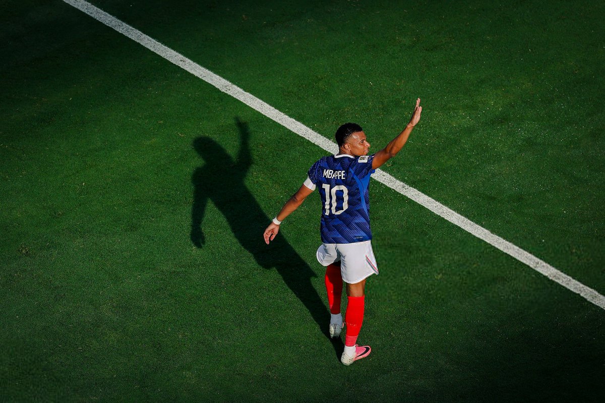 _gjr7's tweet photo. Kylian Mbappe
#FIFAWorldCup | #FARSWE https://t.co/JCDykaioCf