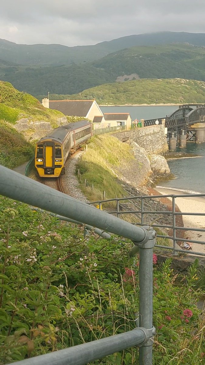 SusanComerie's tweet photo. Back to Friday 26.06.2026 & our arrival at a nice cool welcome temperature at #Barmouth after a hot day & Edward finally gets to see & do a little @transport_wales 158 spotting at #BarmouthViaduct which has been on his list for ages, 158830, 158821 & 158825 ๐ https://t.co/OOOX2S96JJ
