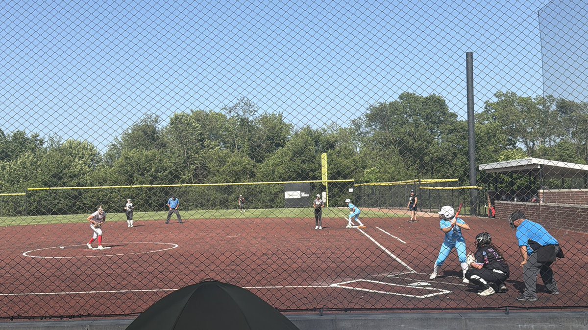OHDiamonds2010's tweet photo. Carly Wollenberg (2028) up to bat and Dani Lambert (2028) in the Uncommited Games at Grand Park! 💎

@Dani_Lambert_  @CarlyWollenberg https://t.co/iRCxxei3Lb