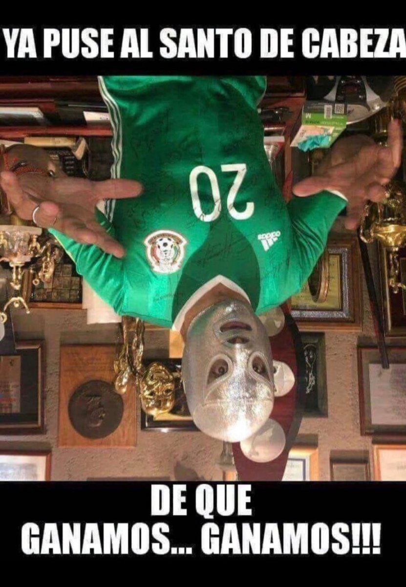 miancali's tweet photo. @alfredovlza poniendo al santo de cabeza para que el tri gane! ahahahaa ,😂😂🤣🤣 https://t.co/8M5kCswTpd