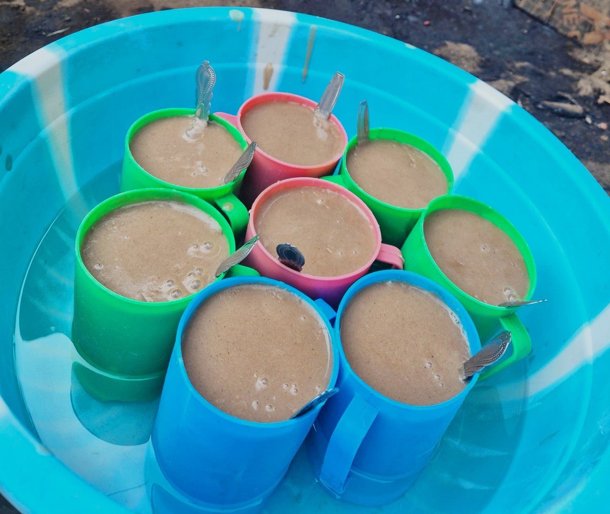fomubisa's tweet photo. Bonne nouvelle au Centre MABADILIKO !

Ce lundi 29 juin 2026, nous avons lancé notre nouveau programme de prévention de la malnutrition 🥣 dans le cadre du projet « Un avenir lumineux pour les orphelins de Goma, Phase 2 ».

44 orphelins (21 garçons et 23 filles) reçoivent désormais chaque lundi, mercredi et vendredi une bouillie ultra-nutritive pour les protéger de la malnutrition.

Ce premier jour, la joie des enfants et leurs prières de bénédiction nous ont profondément émus.

Merci à notre partenaire MUTOTA, à la FUPD qui nous a accompagnés, à nos donateurs, et à l'équipe FOMUBISA toujours engagée.

Rendez-vous mercredi !

#FOMUBISA #Goma #ProtectionDeLenfance #Nutrition #Orphelins #Solidarité #RDCongo #UnAvenirLumineuxPourLesOrphelinsDeGoma