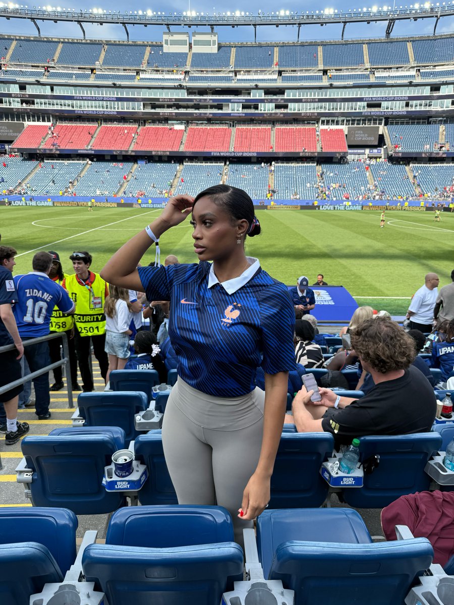 mslaggert's tweet photo. 📸🇫🇷: France fans enjoys Kylian Mbappe and Olise's show. ✨️ #FRASWE https://t.co/N66kBPsWPt