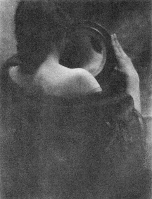 spaceman_39's tweet photo. The Mirror, 1902
Edward Steichen https://t.co/pIwtiRB7Vf