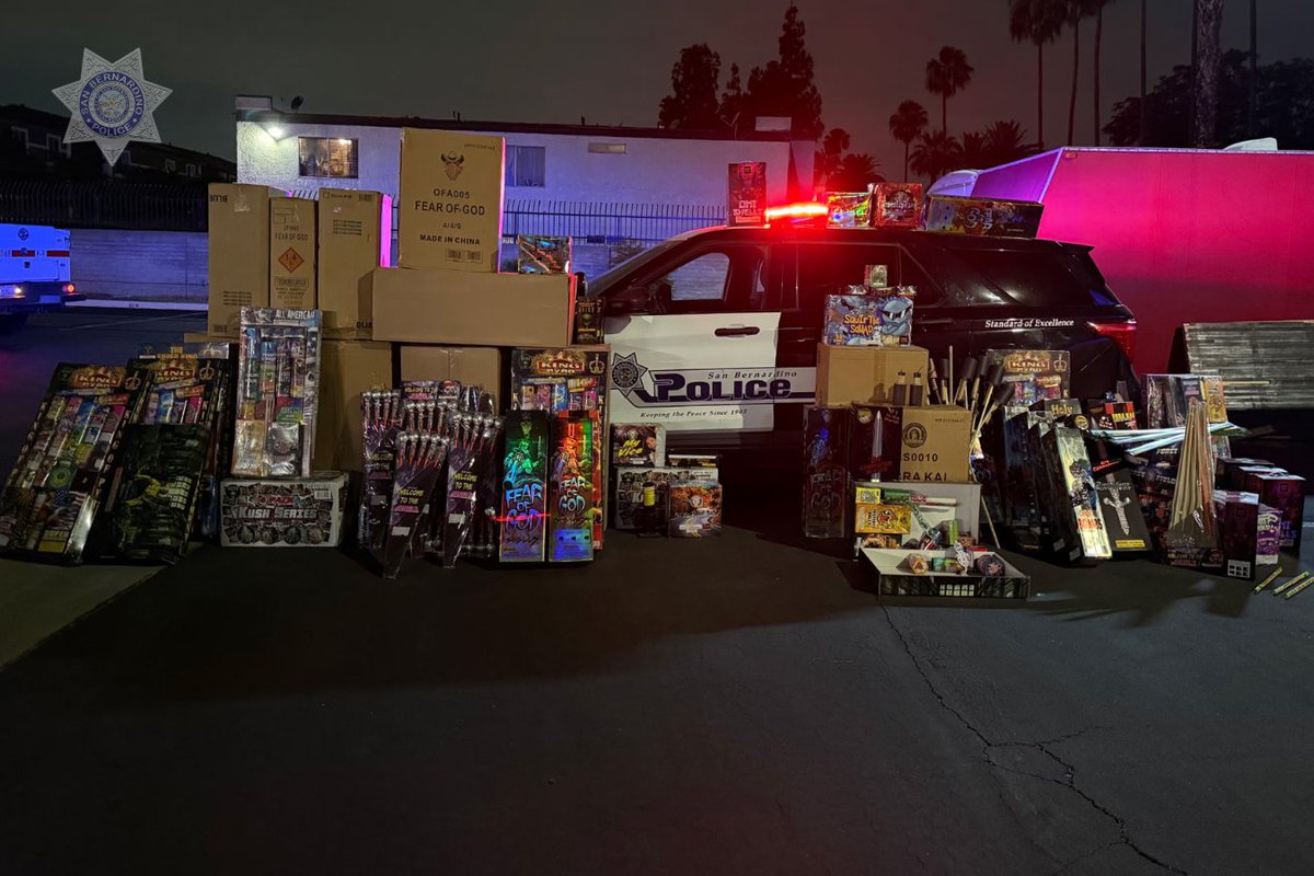 SanBernardinoPD's tweet photo. 2,800 LBS. OF FIREWORKS 🧨

@SBPD_CHIEF https://t.co/CTmaSNBt4o