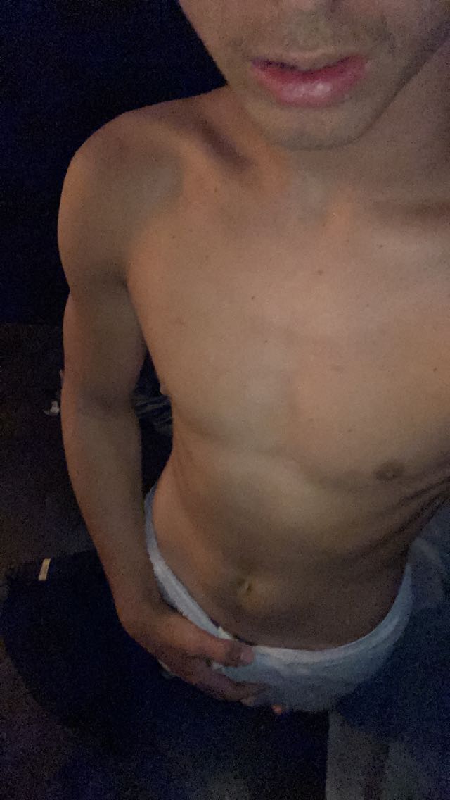 EvanHaw61378618's tweet photo. #young 
#gay
#snapchat
#dmme https://t.co/8d9gxqw08C