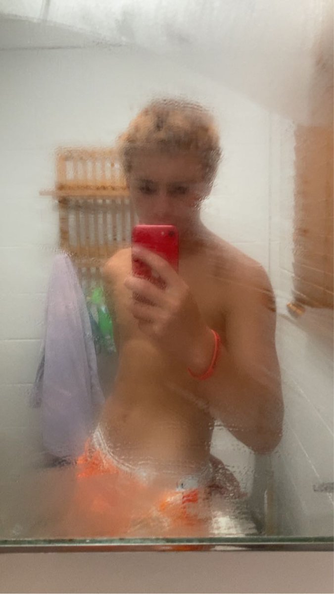 EvanHaw61378618's tweet photo. #young 
#gay
#snapchat
#dmme https://t.co/8d9gxqw08C