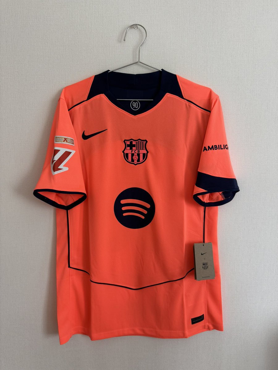 Barcelonacolle1's tweet photo. バルセロナユニフォーム2️⃣2️⃣8️⃣枚目！

2025-26バルセロナ ルーニー・バルドグジ オフィシャルネーム＆ナンバー（2025.12.6ラ・リーガ 第15節 アウェイ ベティス 初ゴール＆アシスト試合モデル）を入手！

#barcelona
#バルセロナ
#みんなのサカシャツ https://t.co/b0pxszYd86