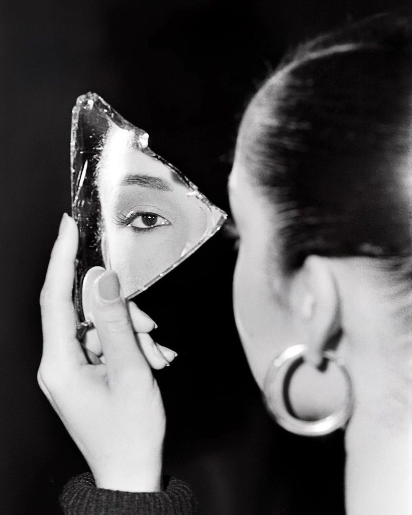 aseelswaid9's tweet photo. sade adu. 1983. https://t.co/PXwWsYIYoU