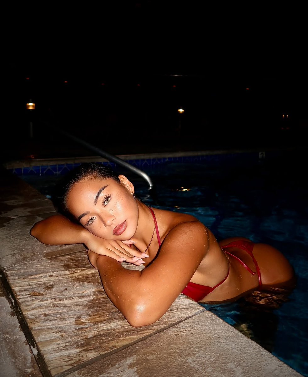MsBrookLee's tweet photo. ᅠ
ᅠ
ᅠ

      Something about a red bikini♥️
ᅠ

ᅠ https://t.co/XdiH443gZc