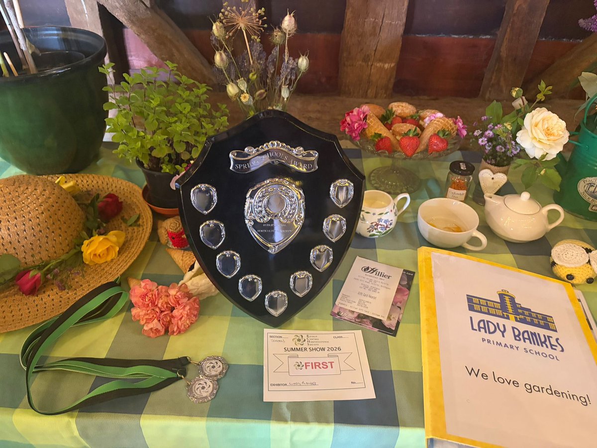 lady_bankes's tweet photo. Winners of the school award at the Ruislip Central Horticultural Society Show! #TeamLB https://t.co/4SnGKpKoP4