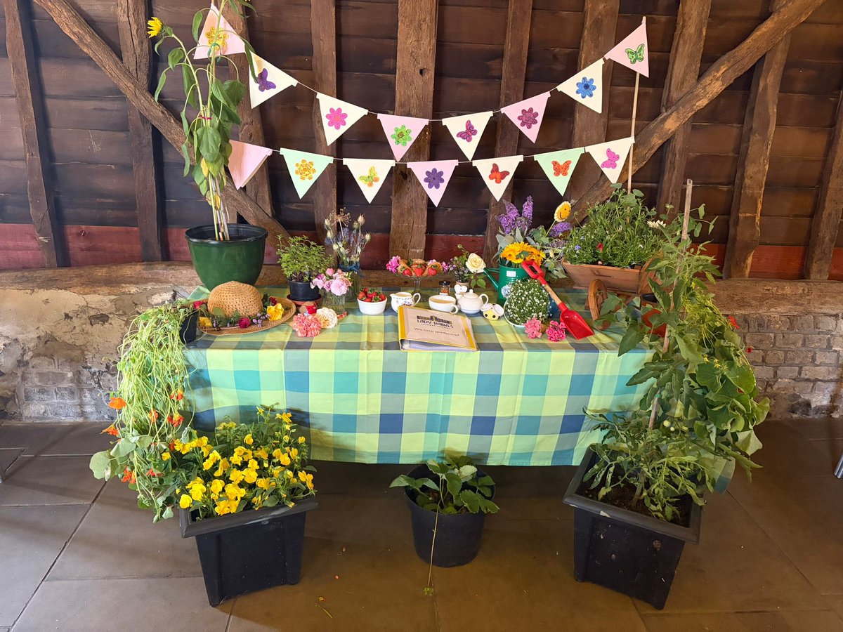lady_bankes's tweet photo. Winners of the school award at the Ruislip Central Horticultural Society Show! #TeamLB https://t.co/4SnGKpKoP4