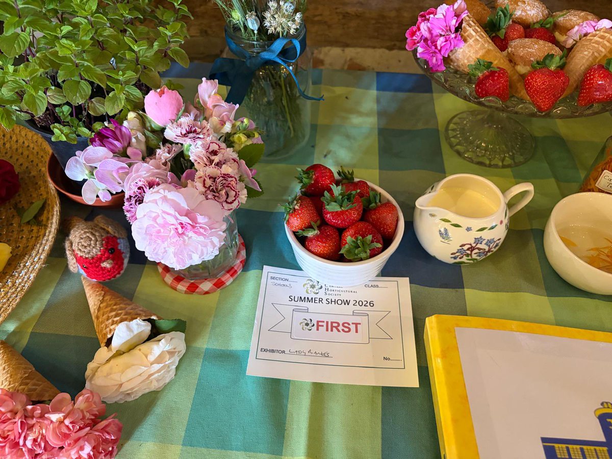 lady_bankes's tweet photo. Winners of the school award at the Ruislip Central Horticultural Society Show! #TeamLB https://t.co/4SnGKpKoP4