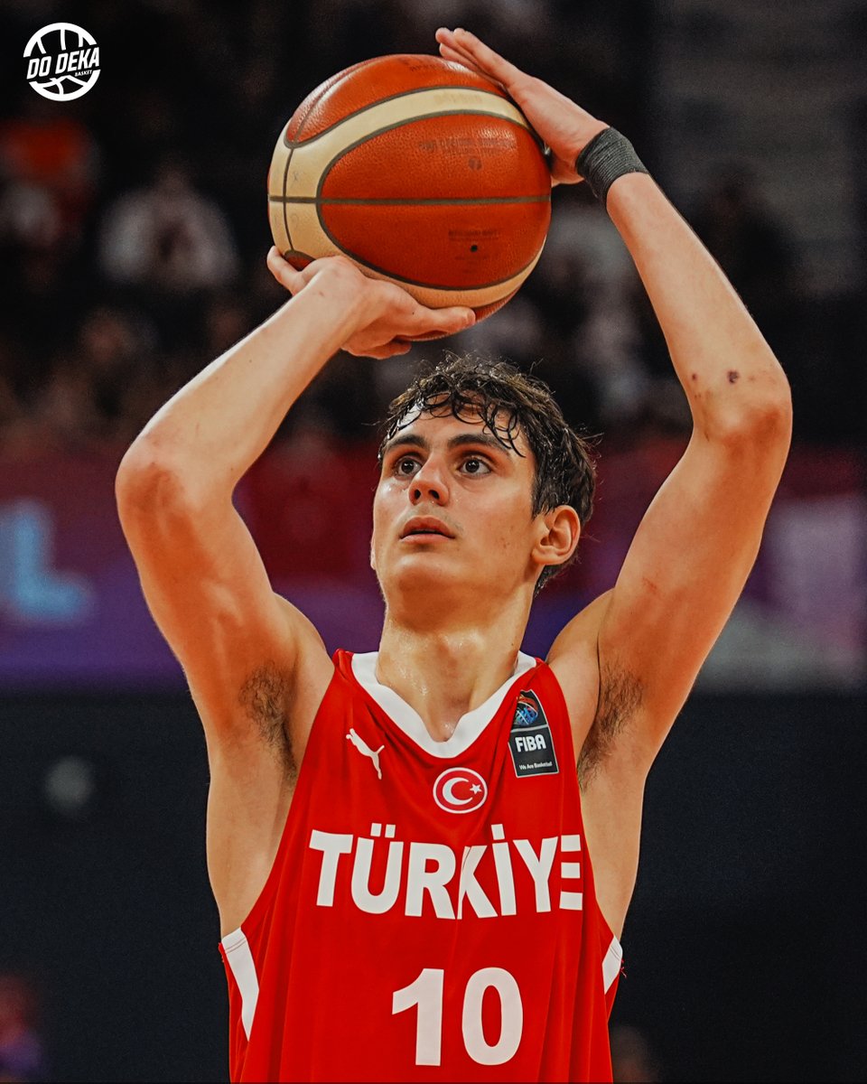 dodekabasket's tweet photo. Ömer Kutluay'ın grup aşamasındaki performansı 🔥

🔥 32.3 sayı ortalaması
🔥 10.3 asist ortalaması
🔥 7.6 ribaund ortalaması https://t.co/PiJCVxiEfE