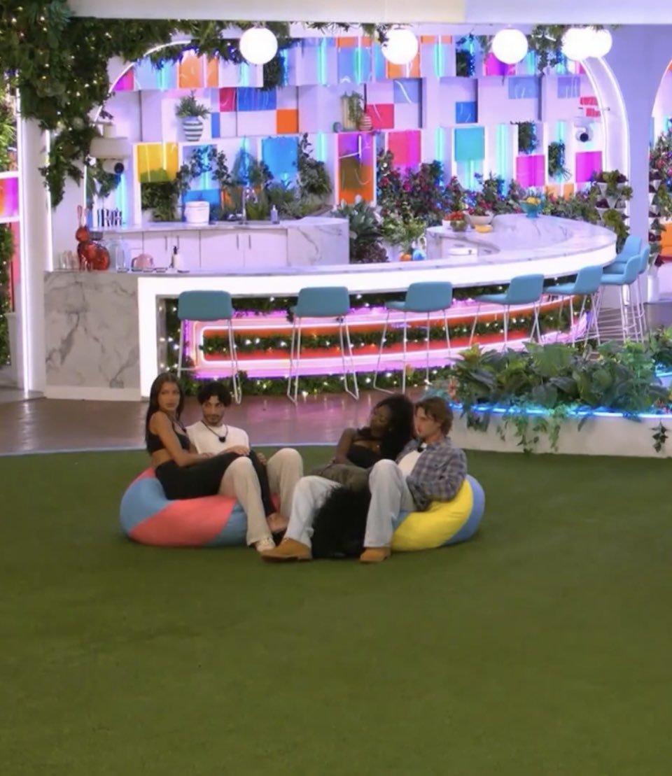 milieledger's tweet photo. Goodbye goodbye goodbye, you were bigger than the whole sky 🕊️🕊️ #LoveIslandUSA https://t.co/3r9TXg3280