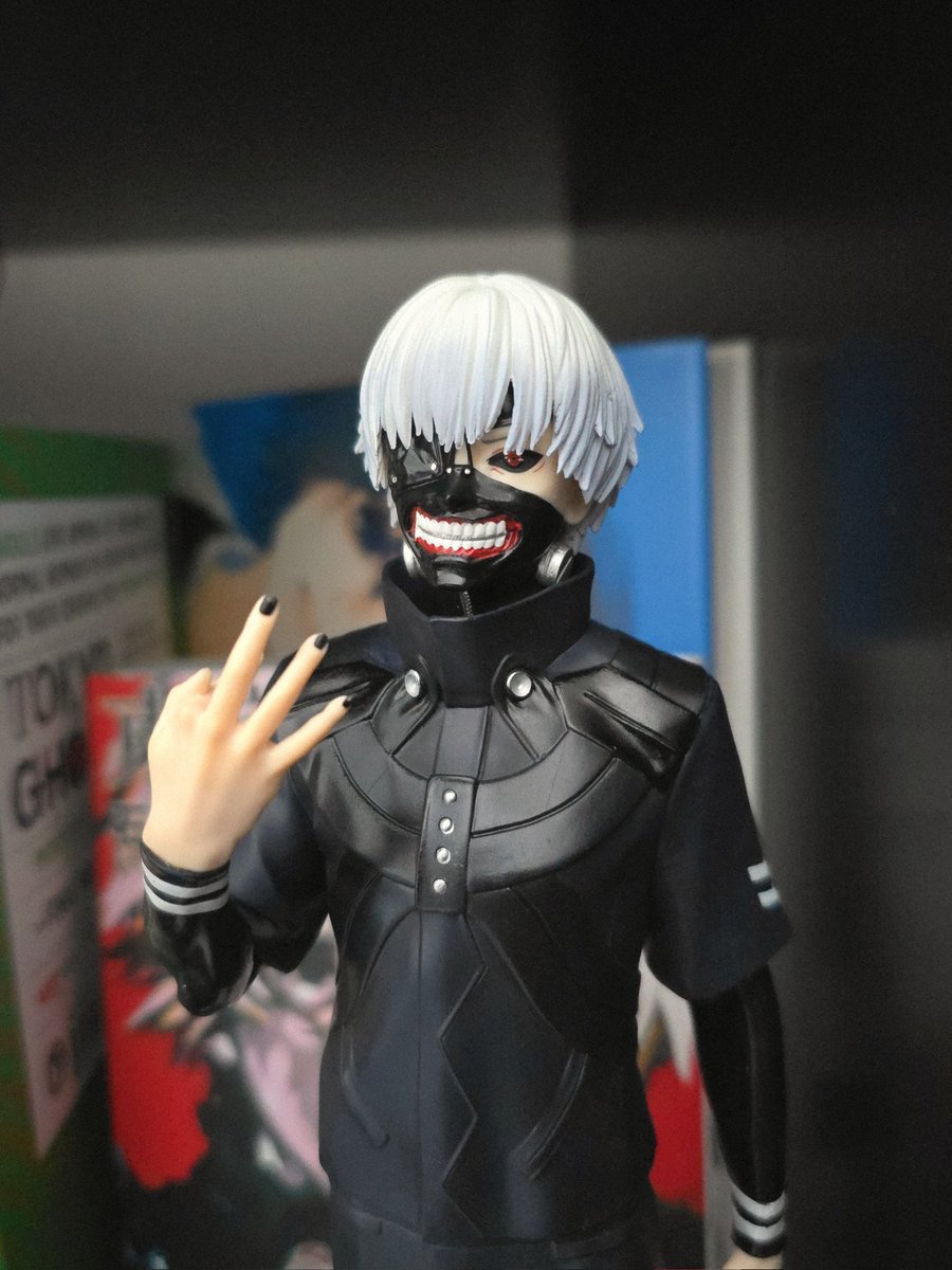 wafflespan's tweet photo. New kaneki figurine ugh im sooooo happy I found him in the wild https://t.co/krgxsslKRd