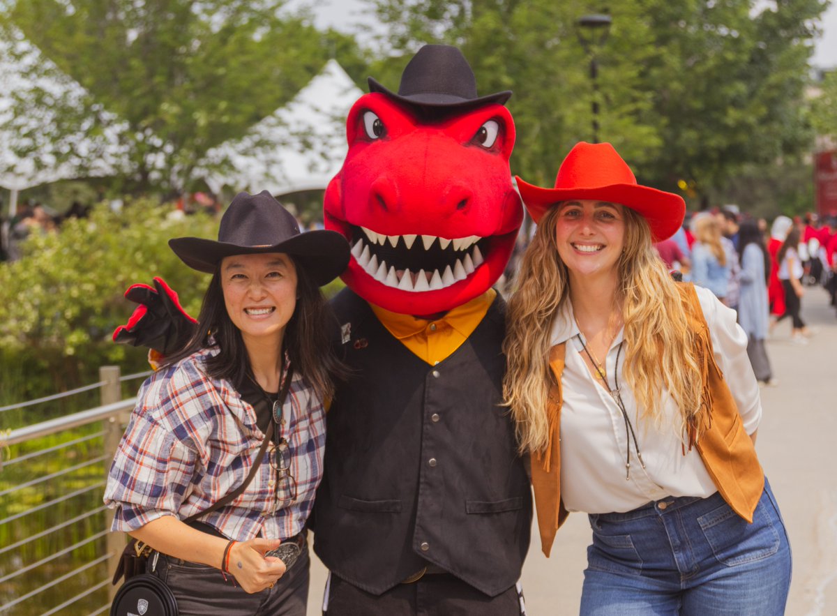 UCDinos's tweet photo. YAHOO 🤠  

Shoutout to everybody who snapped a pic with Rodeo Rex at the annual @ucalgary Stampede BBQ today!  

#GoDinos https://t.co/pNz8erVp8r
