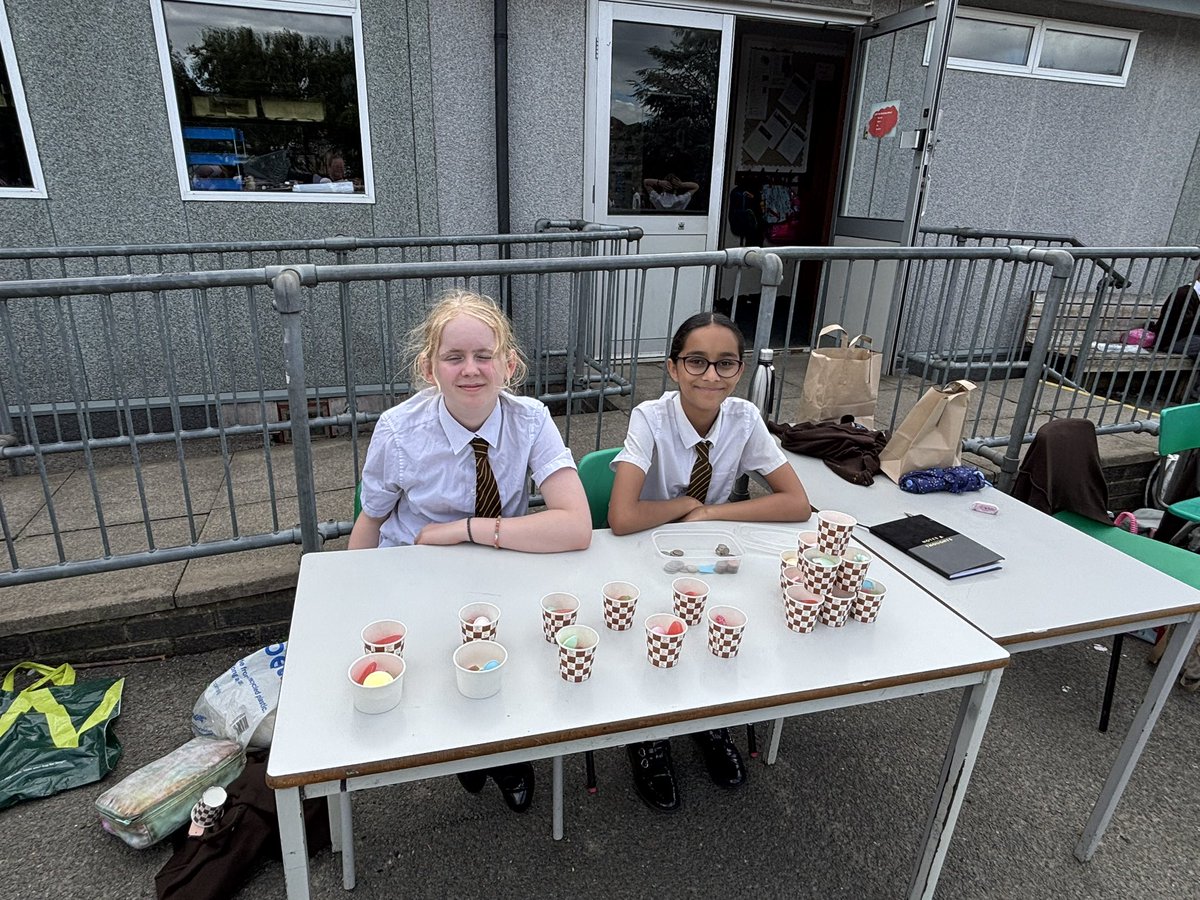lady_bankes's tweet photo. Year 6 raised £1600 at Enterprise today! Thank you for your support #TeamLB https://t.co/lSO0SePrJr