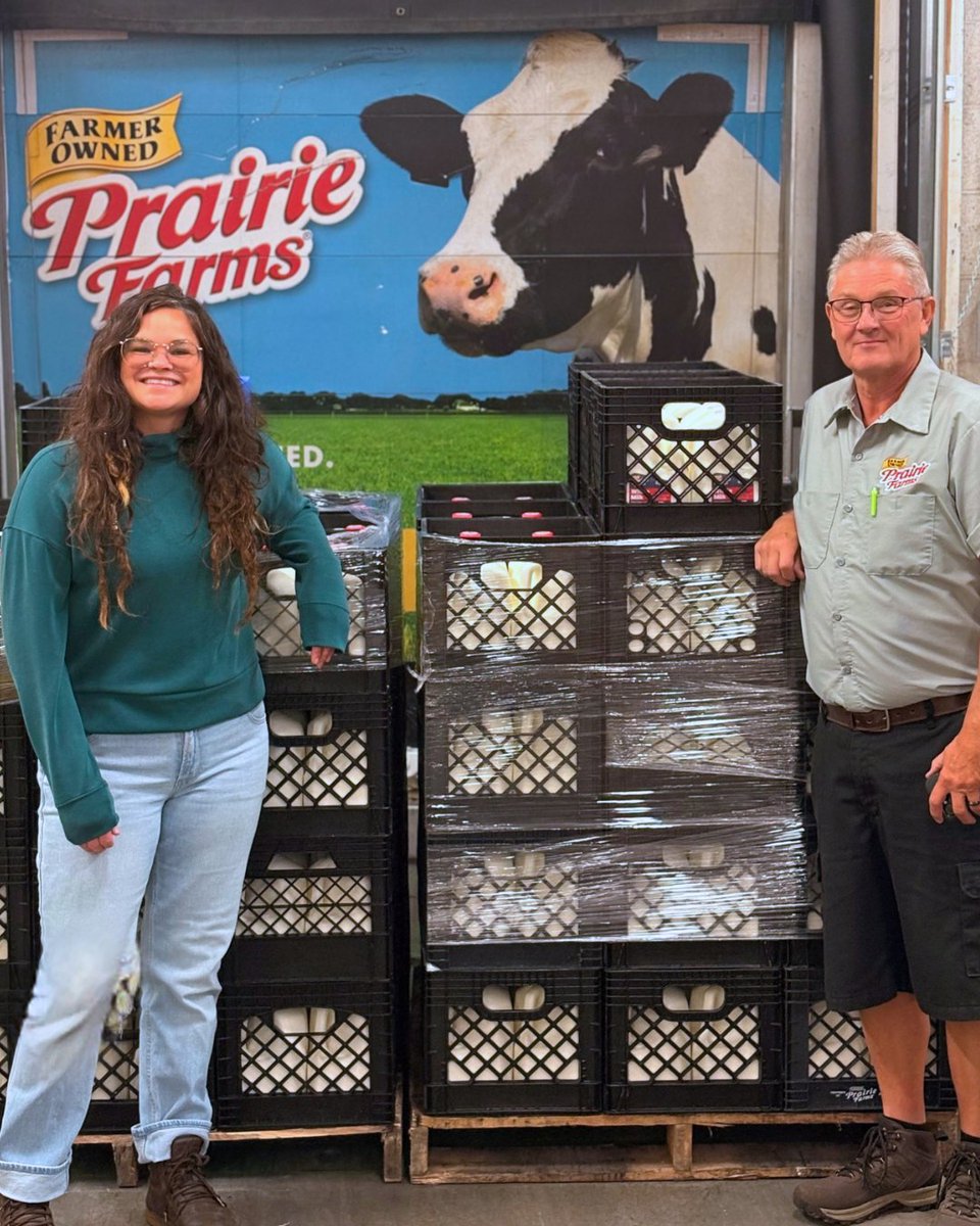 ILfoodbank's tweet photo. Our partners showed up for #NationalDairyMonth! 🥛 Kemps and Jewel-Osco donated 55,296 single-serving shelf-stable milks. MPA/Illinois Milk Producers Association and Prairie Farms Rockford added more than 600 gallons.

That’s over 4,000 gallons of milk for our neighbors! https://t.co/kCdoPxZIVf