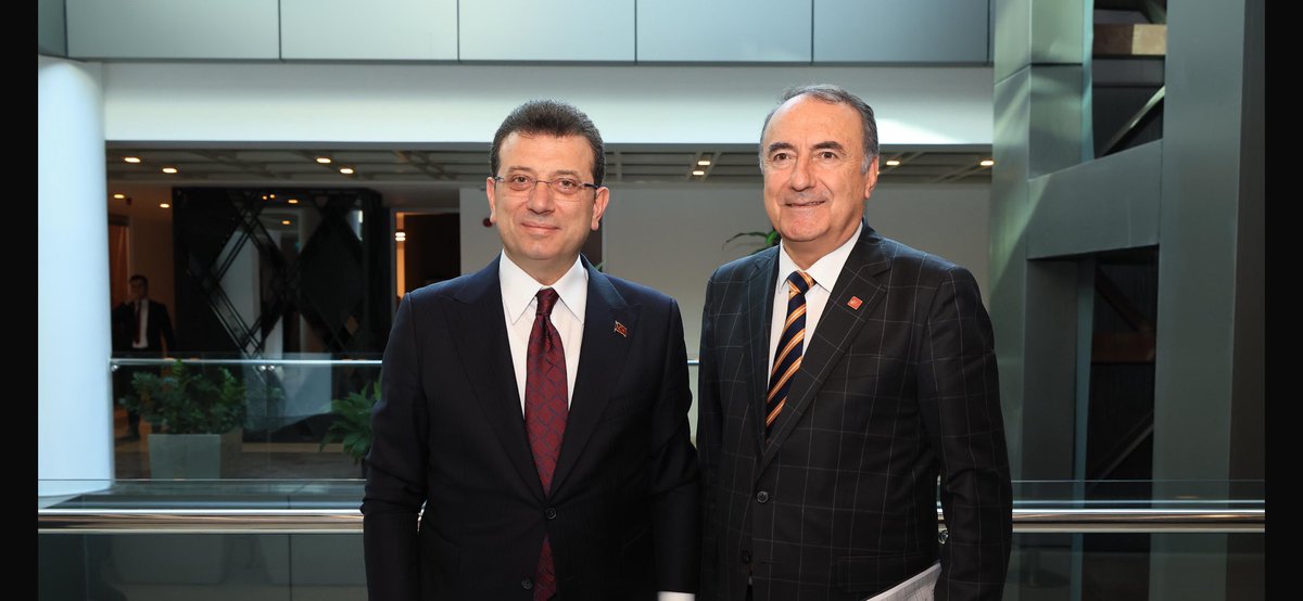 Huseyinyasar72's tweet photo. Butlancı Kılıçdaroğlu ve onun Butlancı yönetimini tanımıyoruz. 

Seçilmiş İl Başkanlarımızın yanındayız!

Örgütümüzün iradesini yok saymaya çalışanlara, demokrasiye gölge düşürmek isteyenlere asla boyun eğmeyeceğiz.

Biz gücümüzü makamdan değil, halkımızdan ve örgütümüzden alıyoruz. Delegelerimizin iradeleriyle seçilmiş İl Başkanlarımızın yanındayız. 

Ne baskılar ne de hukuksuz girişimleriniz iktidar yürüyüşümüzü engelleyemez. 

Birlikte direnecek, birlikte kazanacağız!
Ya Bir Yol Bulacağız, Ya Da Bir Yol Açacağız!@halktvcomtr @herkesicinCHP @eczozgurozel