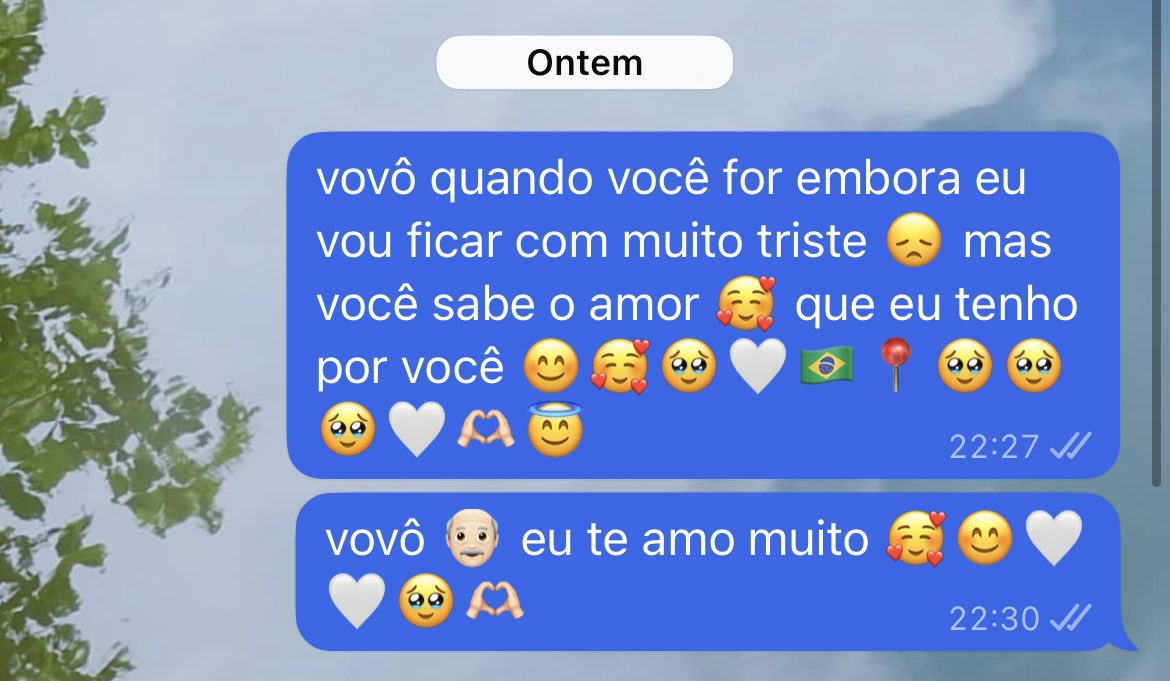 brendhucaa's tweet photo. Estou vivendo um momento lindíssimo. Minha sobrinha está alfabetizada e viciada na escrita 😂
Agora ela pega o celular e passa horas elaborando uma mensagem. https://t.co/bzl4idrseq
