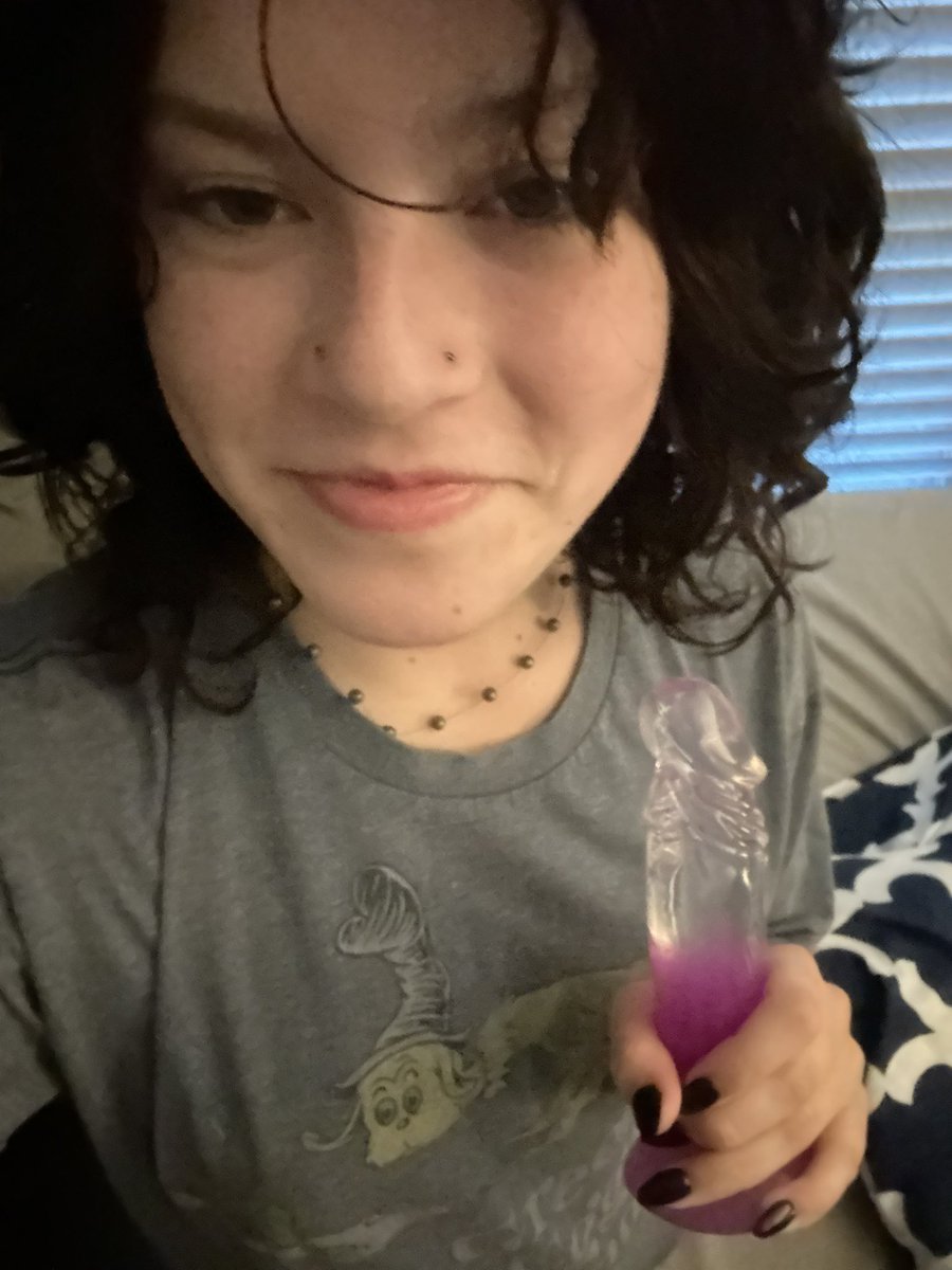 goonfuelmaster's tweet photo. DM ME FOR NUDES!! Sharing soph's slutty body and nudes in DMs. https://t.co/IoqqDe3mGK