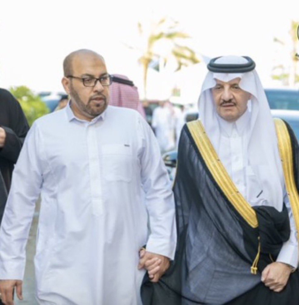 alturki_79's tweet photo. أقصر اختصار لوطن اسمه #المملكة_العربية_السعودية ..🔻
(الصورة تجمع صاحب السمو الملكي الأمير سعود بن نايف بن عبد العزيز آل سعود #أمير_المنطقة_الشرقية و والد #الشهيد_علي_الأبيض أثناء زيارة سموه لبلدة #سنابس في محافظة #القطيف لتقديم التعازي عصر اليوم الثلاثاء. @emara_sharqia https://t.co/okj7OEU4HR