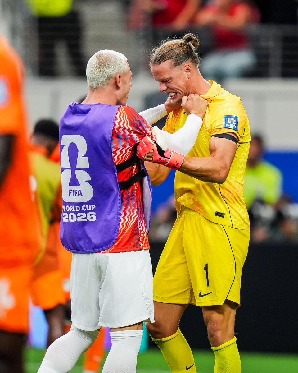 brfootball's tweet photo. This save by Ørjan Nyland in the 96th minute was RIDICULOUS 😱 https://t.co/dxouxwv37e