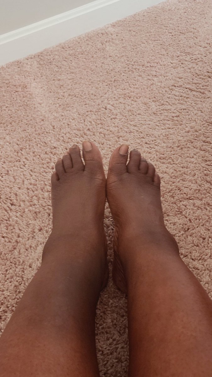 SmillingFeet85's tweet photo. These feet have worked out for years. I wonder how they would do in the soft live...🤔 https://t.co/UxSTYFvXsa