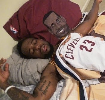 scubaryan_'s tweet photo. BREAKING: Cash Nasty is officially no longer supporting the Los Angeles Lakers after LeBron James announced he won’t return 😳

“where you go is where we go.” https://t.co/DRKFTvfJ0S