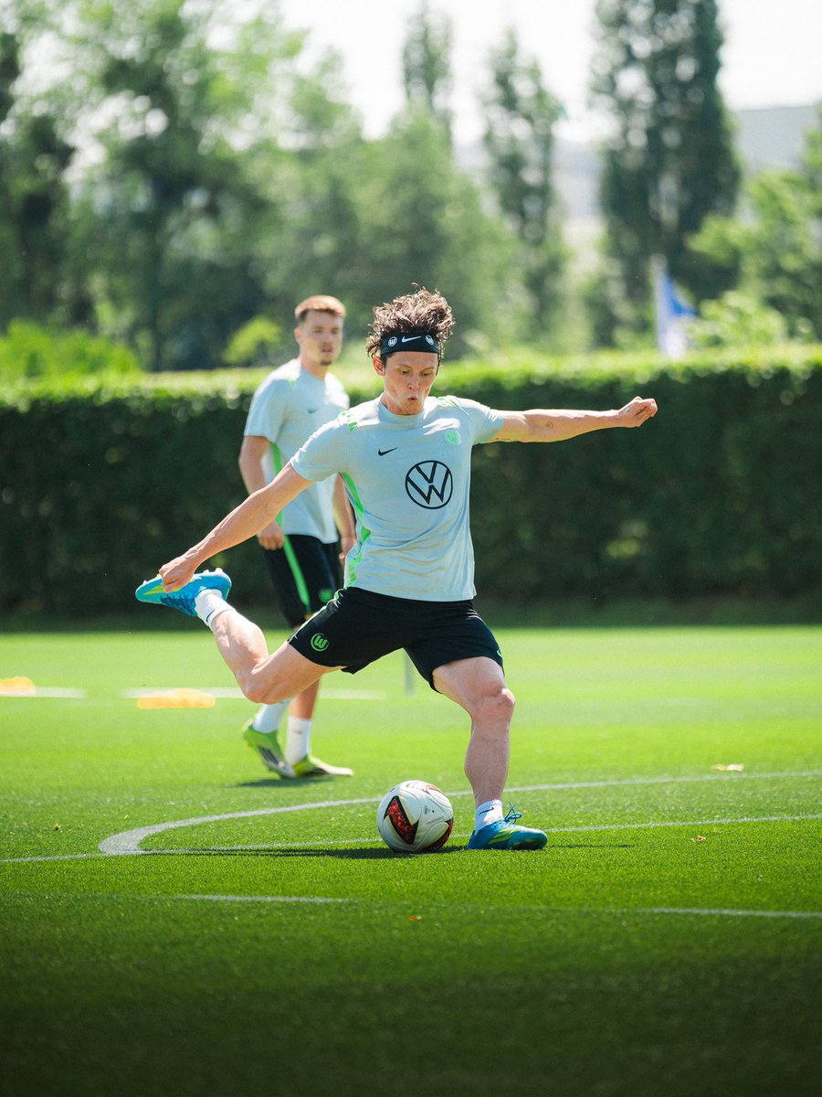 VfLWolfsburg_PT's tweet photo. Fabian #Reese no treinamento de hoje. πΊπ
π’βͺοΈ #VfLWolfsburg https://t.co/ZRaykjz00E