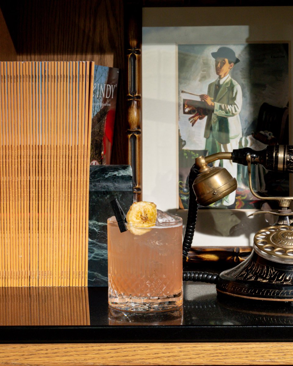 FountainRoom's tweet photo. Your next summer cocktail is calling. 📞🥃

Meet the Bossa Nova, the newest addition to our Reserve Cocktail list. Crafted with Montelobos artisanal mezcal, banana, Génépy, fresh lime, grapefruit, and agave. https://t.co/cMy3GhWdJo